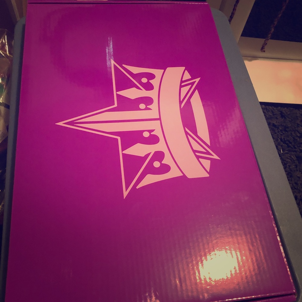 SOLD - Jeffree Star Crown mirror